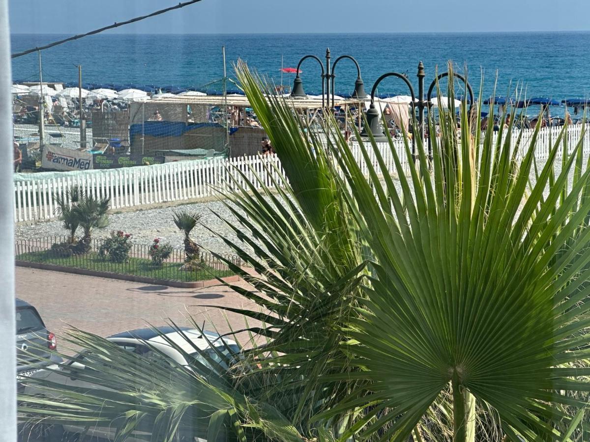 Appartamento Aria Del Mare Вентимиля Екстериор снимка